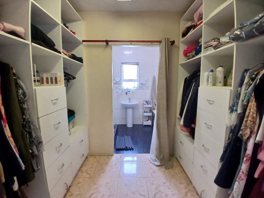 4 Bedroom Property for Sale in Devon Park Western Cape